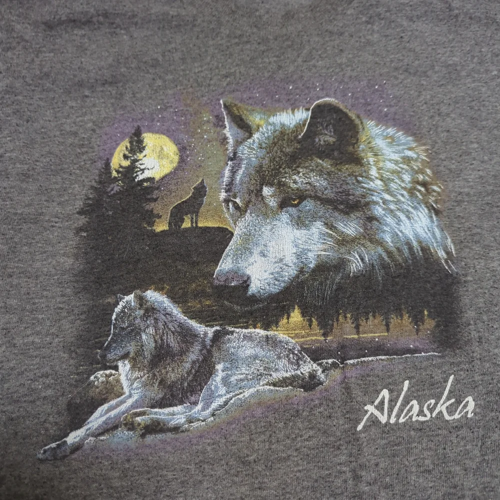 Gray Wolf Graphic T-Shirt - Picture 3 of 4
